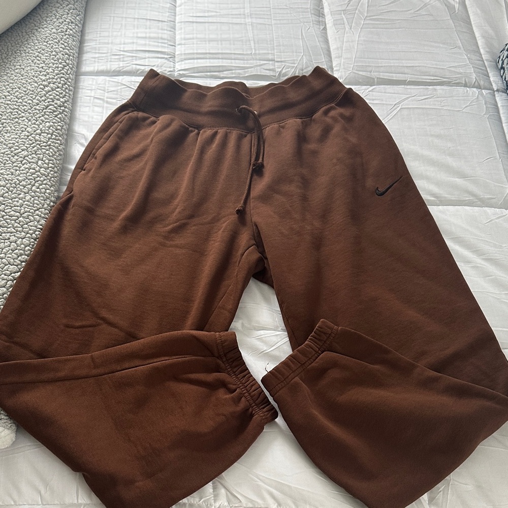 Nike Women’s Brown Jogger Pants